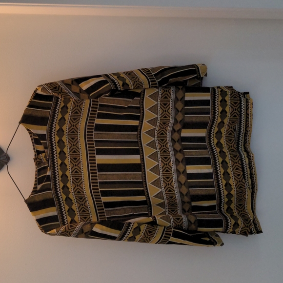 HnM geometric top size 10, shades of green,Olive,black - Picture 1 of 4